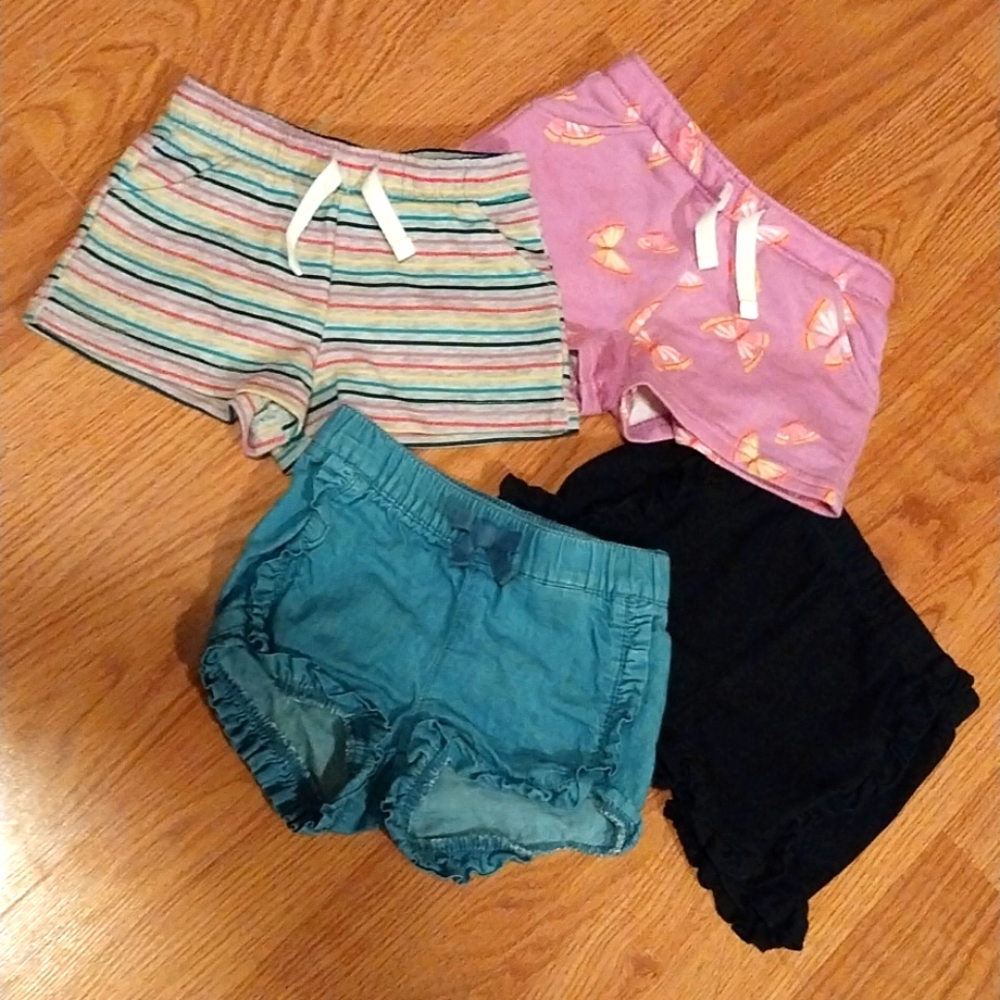 Lot of 4 shorts 3-6m